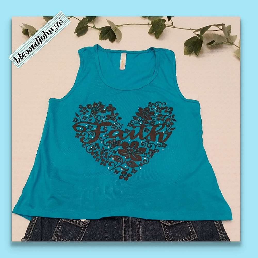 Love Nation Faith Crop Top NWT